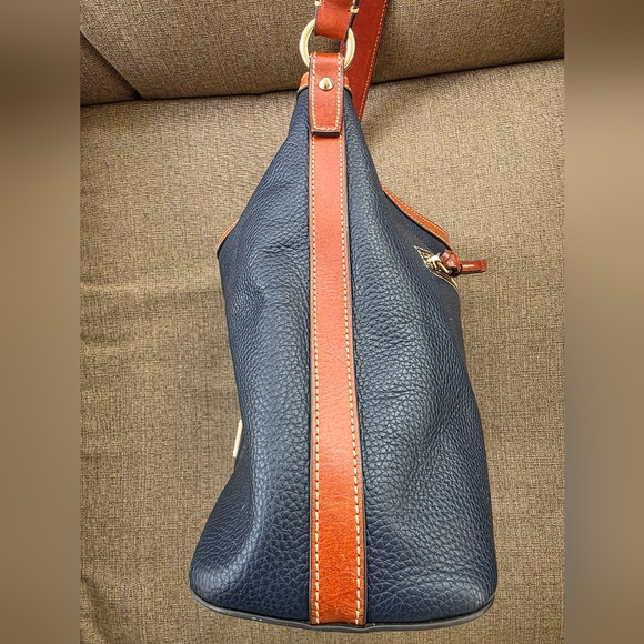 ✨️LIKE NEW✨️: DOONEY & BOURKE NAVY-BLUE & COGNAC Leather Shoulder Bag - Picture 3 of 11